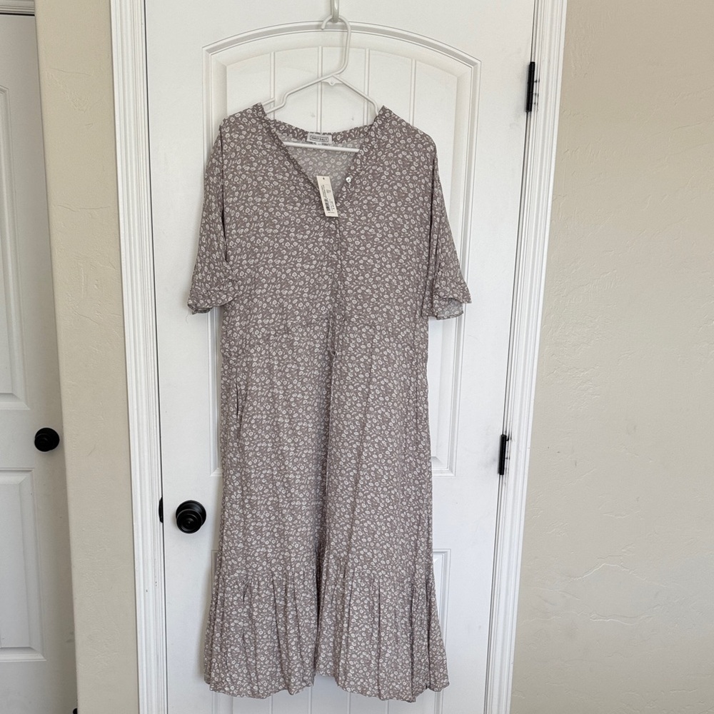 Floral Patterned Gray Dress